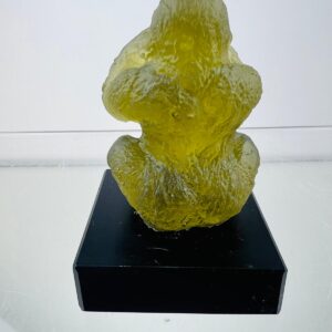 Szklana figurka małpy- nie mówię