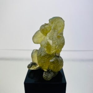 Szklana figurka małpy- nie słyszę