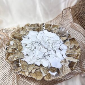 Artystyczna patera szklana – okrągła, falowana, handmade